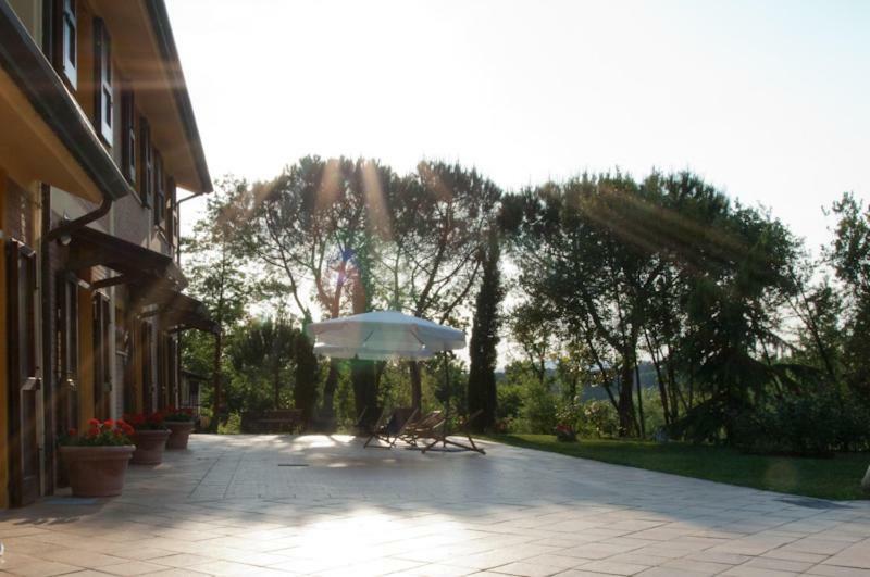 Agriturismo Di Paterno 萨尔扎纳 外观 照片